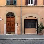 Golden House Buddyrent