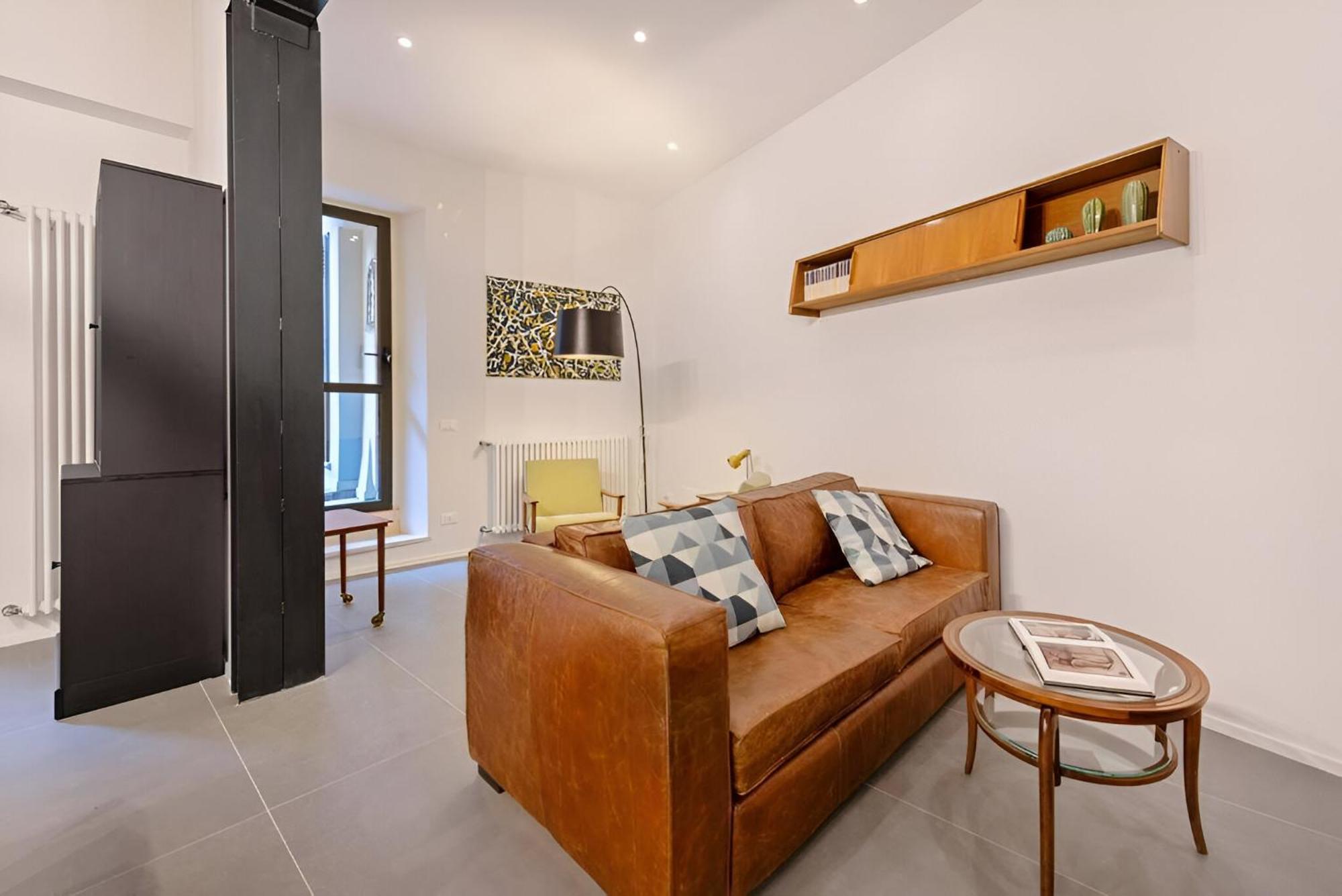 Golden House Buddyrent * Rom